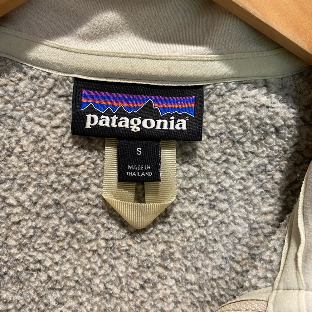 W  Patagonia sweater - Picture 3 of 4